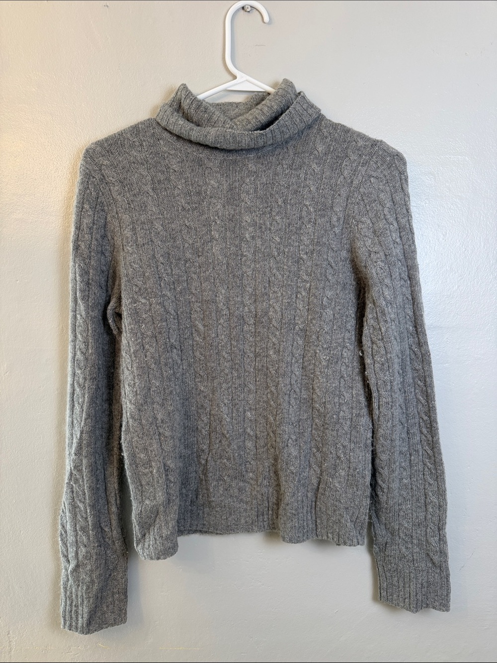Women’s Gray Cable-Knit Turtleneck Sweater wool cashmere blend size medium